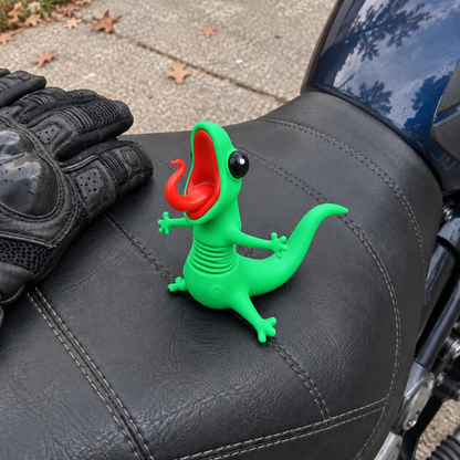🦎🏍️ Roadside Lizard Buddy – Car & Motorcycle Decor