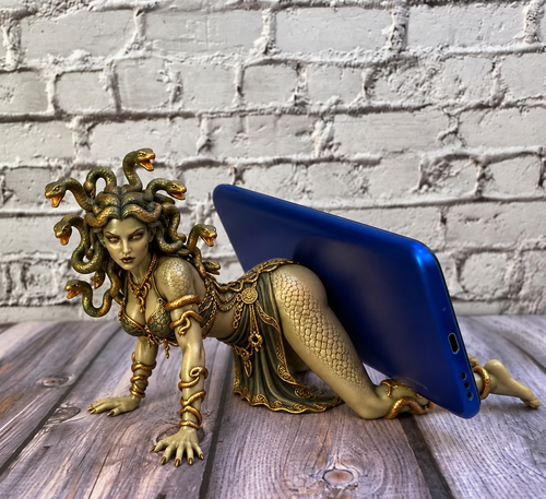 Medusa's Gaze Phone Holder – Greek Mythology Snake-hair Sculpture & Gothic Desk Decor