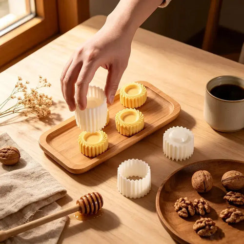 🍪Sunflower-Patterned Round Hand-Press Mooncake Mold