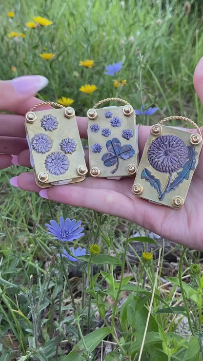 🌸 Mini Brass Flower Press – Pocket-Sized Botanical Keepsakes